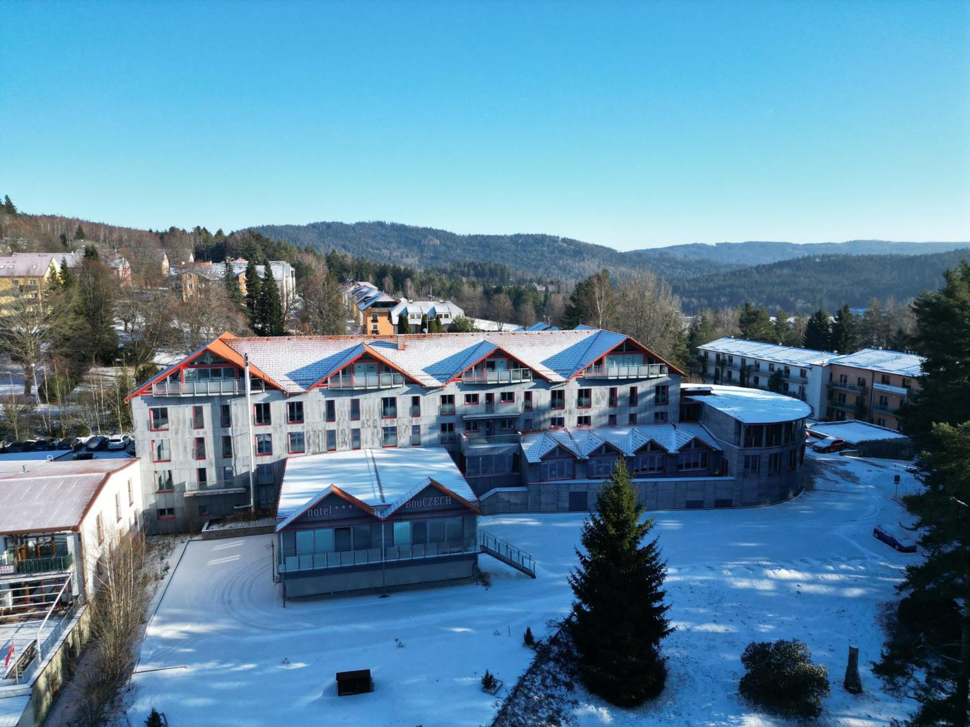Hotel Bouczech ลิปโนนัดเวิลตาวู ภายนอก รูปภาพ