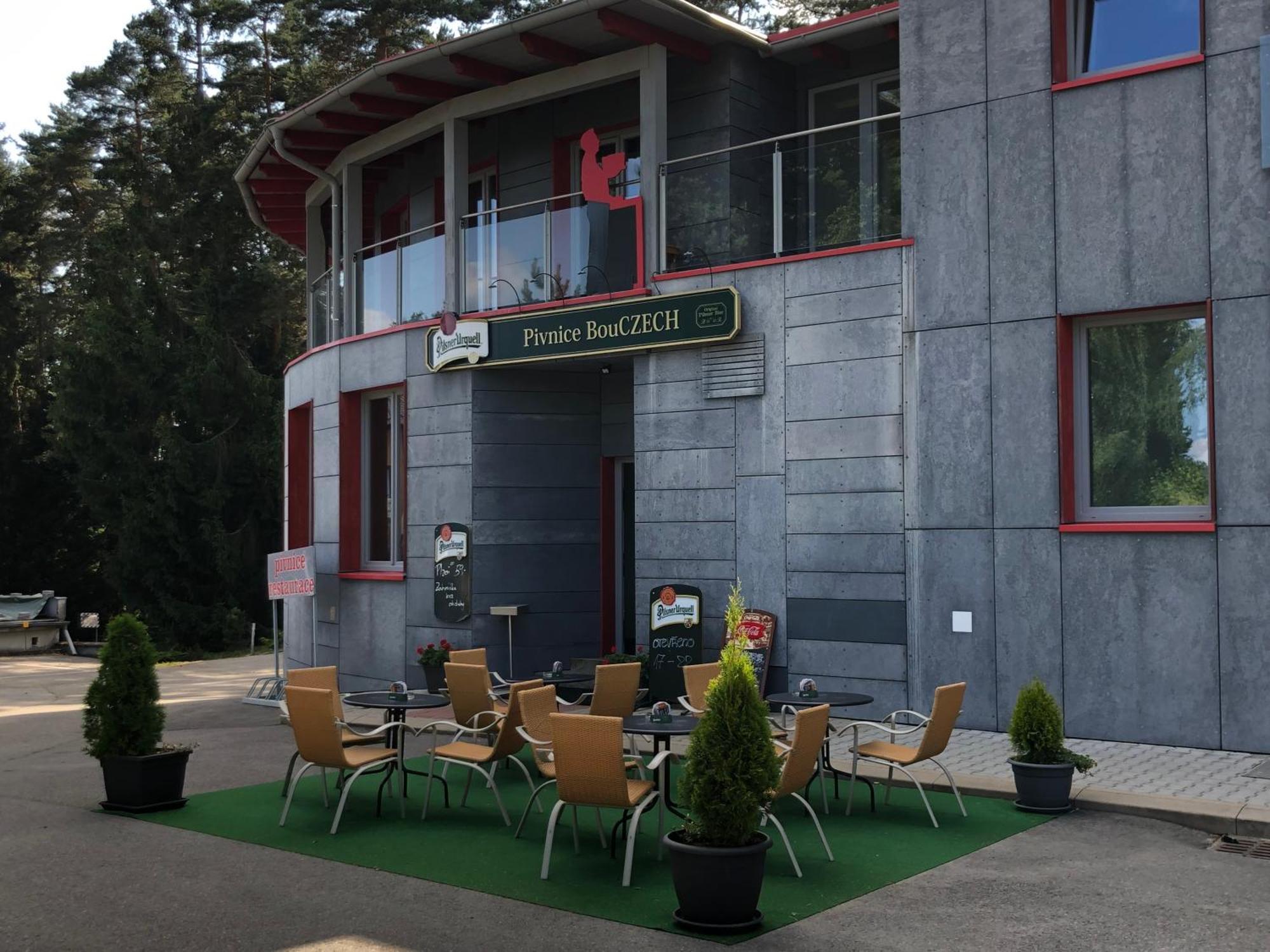 Hotel Bouczech ลิปโนนัดเวิลตาวู ภายนอก รูปภาพ