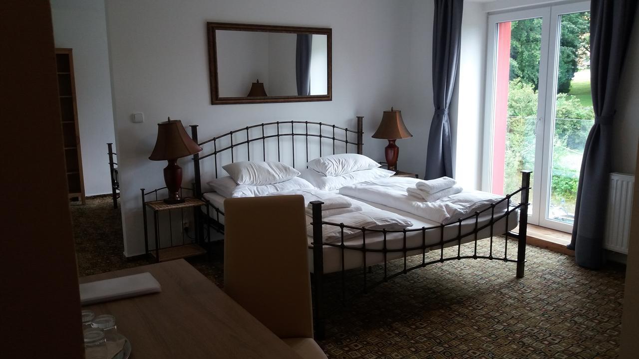 Hotel Bouczech ลิปโนนัดเวิลตาวู ภายนอก รูปภาพ
